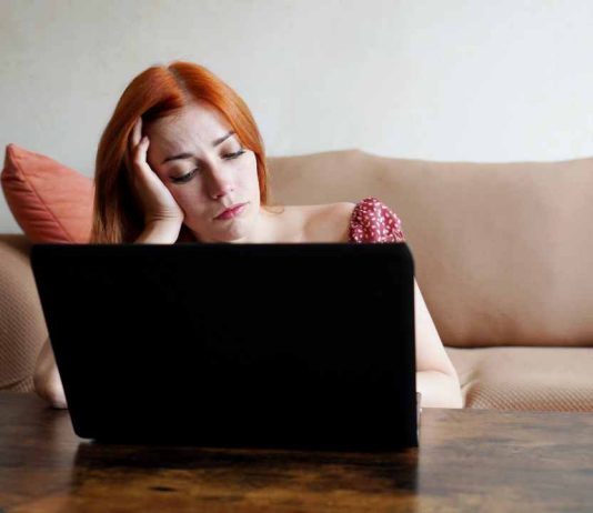 Experto advierte de nuevos riesgos psicosociales asociados al teletrabajo Experto advierte de nuevos riesgos psicosociales asociados al teletrabajo