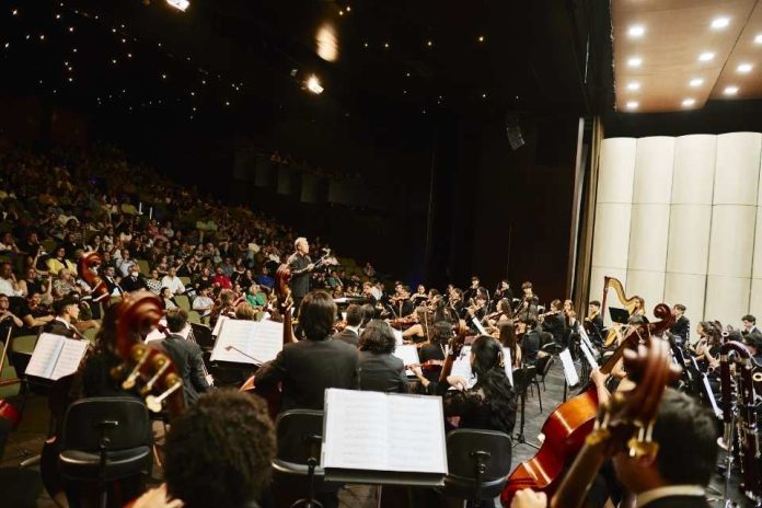 FOJI celebra sus 25 años de existencia con conciertos gratuitos disfruta de un “Verano Sinfónico” FOJI celebra sus 25 años de existencia con conciertos gratuitos: disfruta de un “Verano Sinfónico”