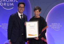 Fundadora y directora de Fundación Reimagina recibe el Premio a la Innovación Social en el Foro Económico Mundial, en Davos Fundadora y directora de Fundación Reimagina recibe el Premio a la Innovación Social en el Foro Económico Mundial, en Davos