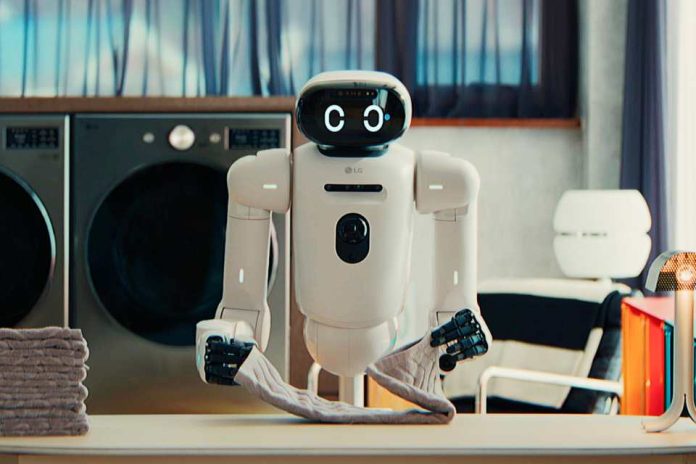 LG anuncia lanzamiento CLOiD: el primer robot doméstico con manos de 5 dedos y motricidad humana
