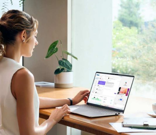 Trabajar desde la playa (o la montaña): cinco claves técnicas para teletrabajar sin problemas este verano