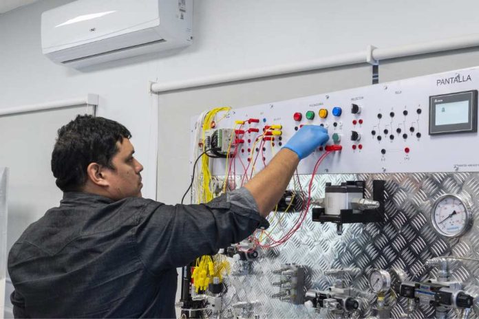 Carreras técnicas lideran la empleabilidad y anticipan el futuro laboral