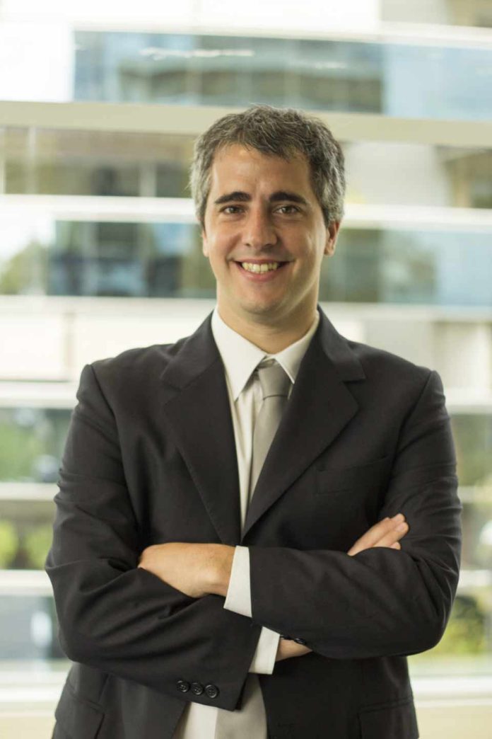 De la caja negra a la caja blanca: por qué los agentes de IA no deben ser un misterio para las compañías