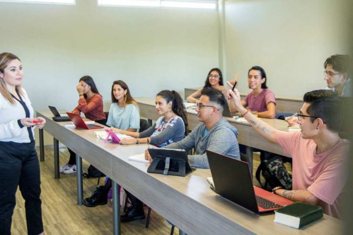 De la neurodiversidad a la inteligencia artificial, así se actualiza la formación profesional De la neurodiversidad a la inteligencia artificial, así se actualiza la formación profesional