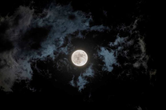 Elon Musk replantea sus objetivos energéticos y en vez de ir a Marte irá a la Luna