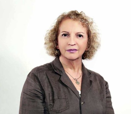 Sala cuna universal: calidad en tiempos de baja natalidad Leonor Cerda Directora Escuela de Educación Parvularia Universidad de Las Américas UDLA