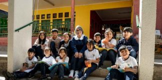 Mineduc estrena serie documental que destaca la labor de docentes en los lugares más remotos de Chile