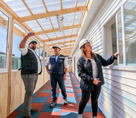 Ministro de Educación constata avance de infraestructura de jardines siniestrados en Tomé  