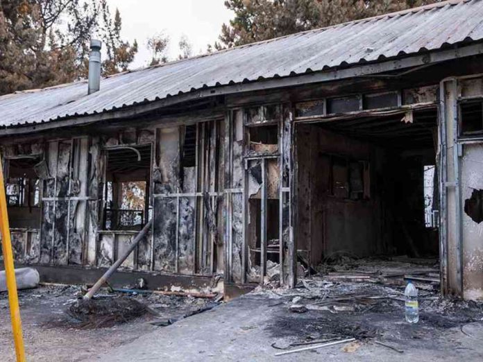 Tras el devastador incendio, CMPC reconstruirá la destruida sala cuna “Burbujitas del Mar” de Penco