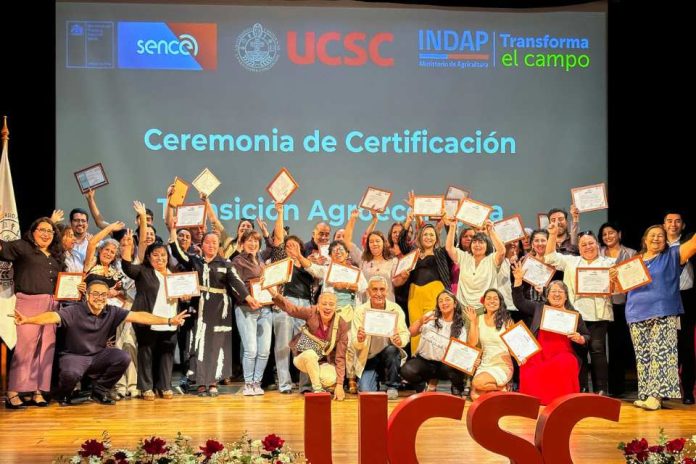 UCSC y SENCE certificaron en agroecología y marketing digital a productores de INDAP