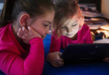 Uso de pantallas en niños: cómo manejar la transición de las vacaciones con el retorno a clases
