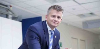 Alejandro Urzúa, académico de la Facultad de Economía y Negocios de la Universidad Andrés Bello