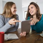 Experta advierte: confiar sólo en la IA para hablar inglés puede jugarte en contra