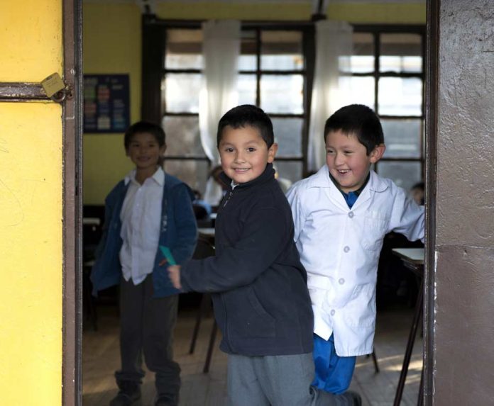 BIENVENIDA A NUEVAS ESCUELAS Y JARDINES INFANTILES AL PROGRAMA APRENDER EN FAMILIA DE FUNDACIÓN CAP