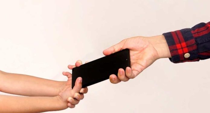 Celulares en el aula Claves para comprender la nueva ley y fortalecer la convivencia