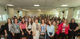 Conversatorio UDLA Sede Viña del Mar abordó corresponsabilidad, gestión organizacional y participación laboral femenina
