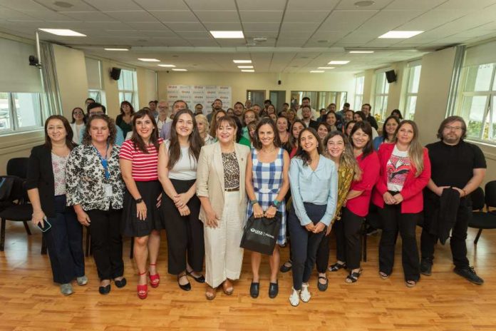 Conversatorio UDLA Sede Viña del Mar abordó corresponsabilidad, gestión organizacional y participación laboral femenina