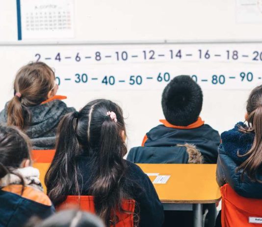 Cuatro claves para interpretar el SIMCE y convertir los resultados en mejoras reales Cuatro claves para interpretar el SIMCE y convertir los resultados en mejoras reales