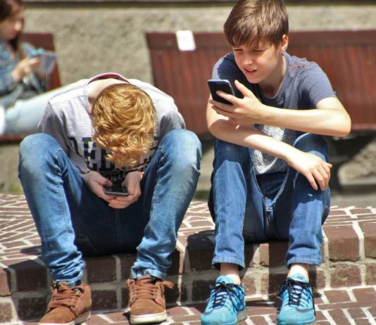 El impacto emocional en niños expuestos a información masiva