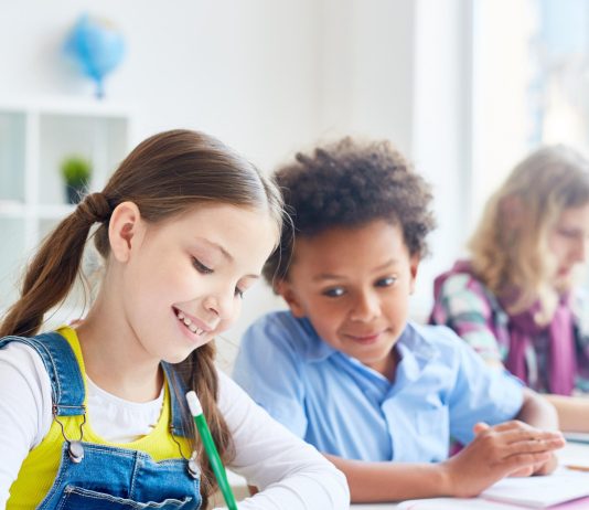 Estudiar fuera de Chile cómo esta experiencia fortalece el desarrollo de los niños