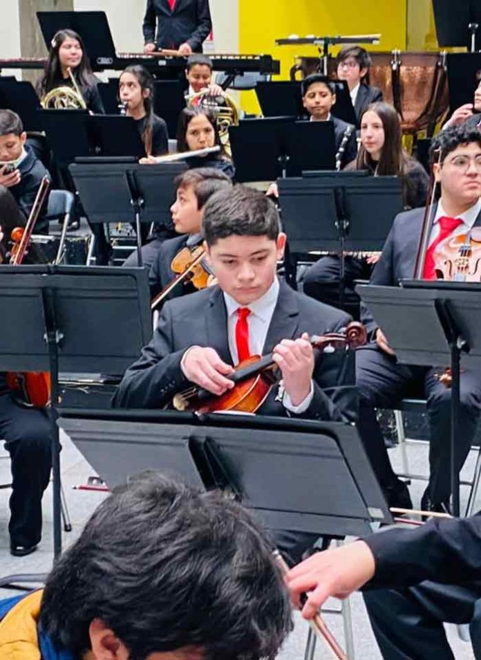 Experiencias de FOJI: Mainque Melipan y la orquesta que le cambió el ritmo a su vida Experiencias de FOJI: Mainque Melipan y la orquesta que le cambió el ritmo a su vida