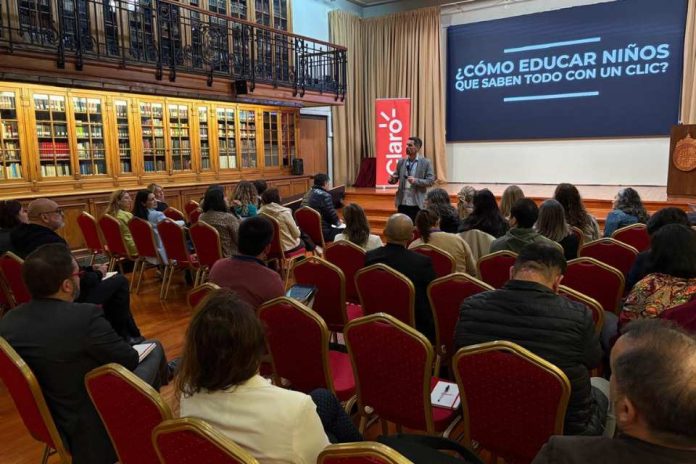 Expertos proponen desarrollar una cultura digital para transformar la convivencia en los colegios Expertos proponen desarrollar una cultura digital para transformar la convivencia en los colegios
