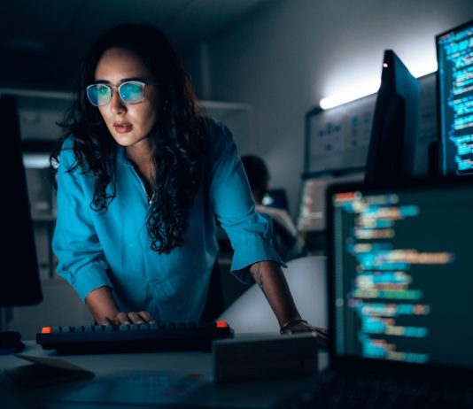 Carreras técnico-profesionales: empleabilidad, salarios y productividad en la era de la IA