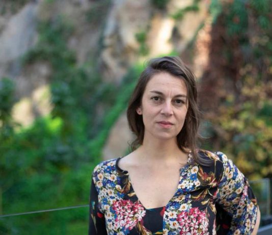 Investigación revela que las mujeres siguen ganando cerca de un 25% menos que los hombres en Chile