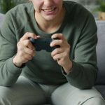 Jóvenes “nini” en Chile: 6 claves para comprender y reactivar trayectorias educativas y laborales