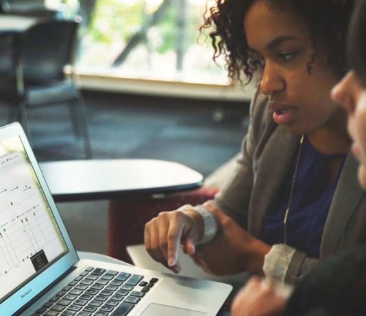 Nuevo Agente de IA para apoyar la enseñanza llega a Chile