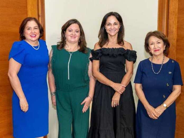 Profesionales de diversos sectores analizan en UDLA la incorporación de la mujer en sectores tradicionalmente masculinizados 