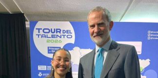 Profesora chilena participa de "Tour del talento" presidido por Rey Felipe