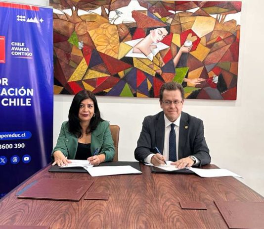 Supereduc firma valioso convenio de colaboración con la Universidad Autónoma, sede Talca