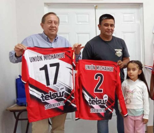 TELSUR IMPLEMENTA BIBLIOTECA DIGITAL Y ENTREGA IMPLEMENTOS AL CLUB DEPORTIVO UNIÓN MICHAIHUE DE SAN PEDRO DE LA PAZ