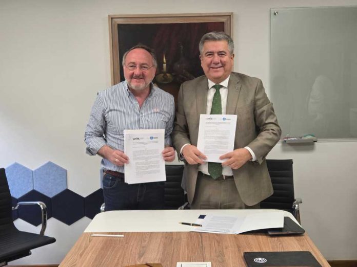 UNIR y Vertebral firman un convenio para fortalecer la formación y el perfeccionamiento profesional en instituciones técnico-profesionales de Chile
