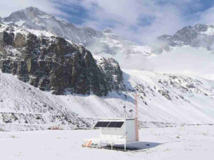 AyT apoya a UTFSM en su proyecto de monitoreo de contaminantes que afectan a los glaciares andinos AyT apoya a UTFSM en su proyecto de monitoreo de contaminantes que afectan a los glaciares andinos