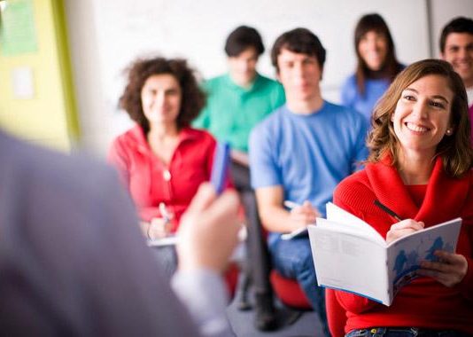 Incertidumbre económica impulsa el aprendizaje de inglés en Chile Incertidumbre económica impulsa el aprendizaje de inglés en Chile