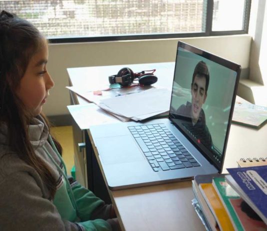 Buscan tutores en todo Chile para ayudar a niños y niñas con rezago escolar