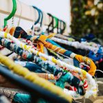 De la ropa usada a soluciones reales: la fundación que ya ha recuperado más de 60 toneladas de textiles y apoya a comunidades en emergencias