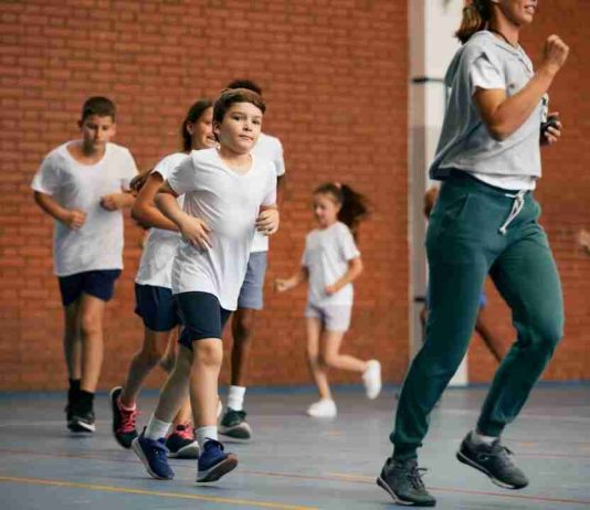 El papel esencial del deporte en la salud mental de niños y jóvenes