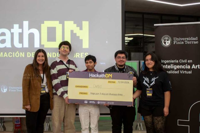 Estudiantes de la U. Finis Terrae y de la UBO son los grandes triunfadores de la Hackathon “Gamificando la formación de conductores”
