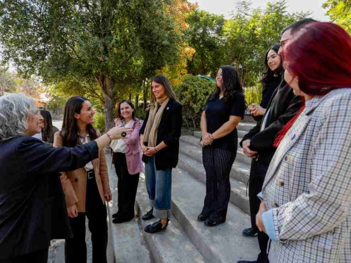 Estudio internacional revela: profesores chilenos mejor preparados reportan menos estrés y logran más aprendizaje en aula