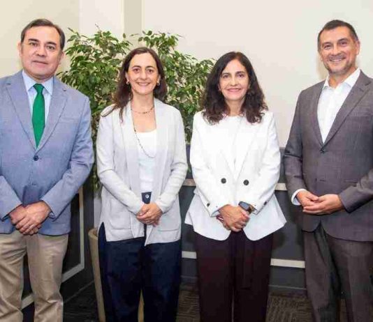 Exministra de Agricultura María Emilia Undurraga inaugura actividades académicas de la Facultad de Medicina Veterinaria y Agronomía de UDLA