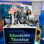 Liceos SOFOFA sorprendieron en la FIDAE con dron propulsado por hidrógeno verde y semáforo sonoro