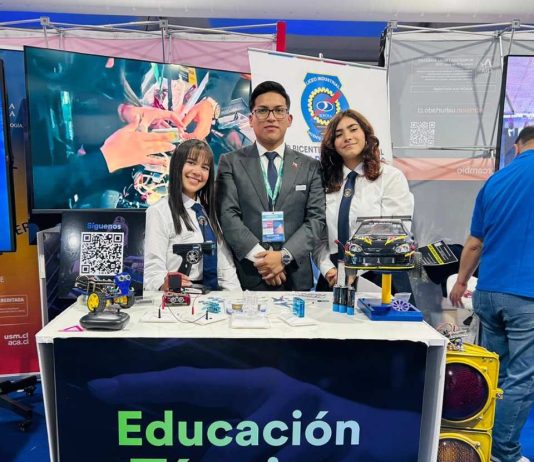 Liceos SOFOFA sorprendieron en la FIDAE con dron propulsado por hidrógeno verde y semáforo sonoro