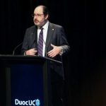 Ministro Rau advierte en seminario de Duoc UC: “No podemos generar empleo por decreto”