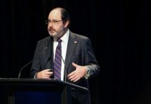 Ministro Rau advierte en seminario de Duoc UC: “No podemos generar empleo por decreto”