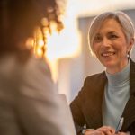 NEGOCIAR SUELDO: DE MOMENTO INCÓMODO A JUGADA ESTRATÉGICA CLAVE PARA TU CARRERA