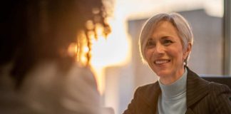 NEGOCIAR SUELDO: DE MOMENTO INCÓMODO A JUGADA ESTRATÉGICA CLAVE PARA TU CARRERA