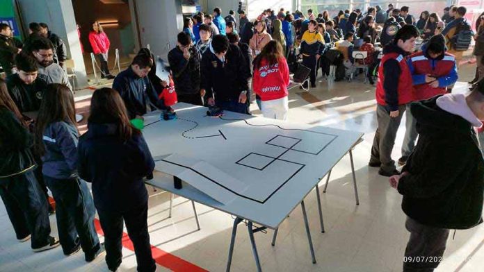 Parte el  campeonato nacional de robótica escolar  que definirá a los representantes de Chile en los principales torneos del planeta